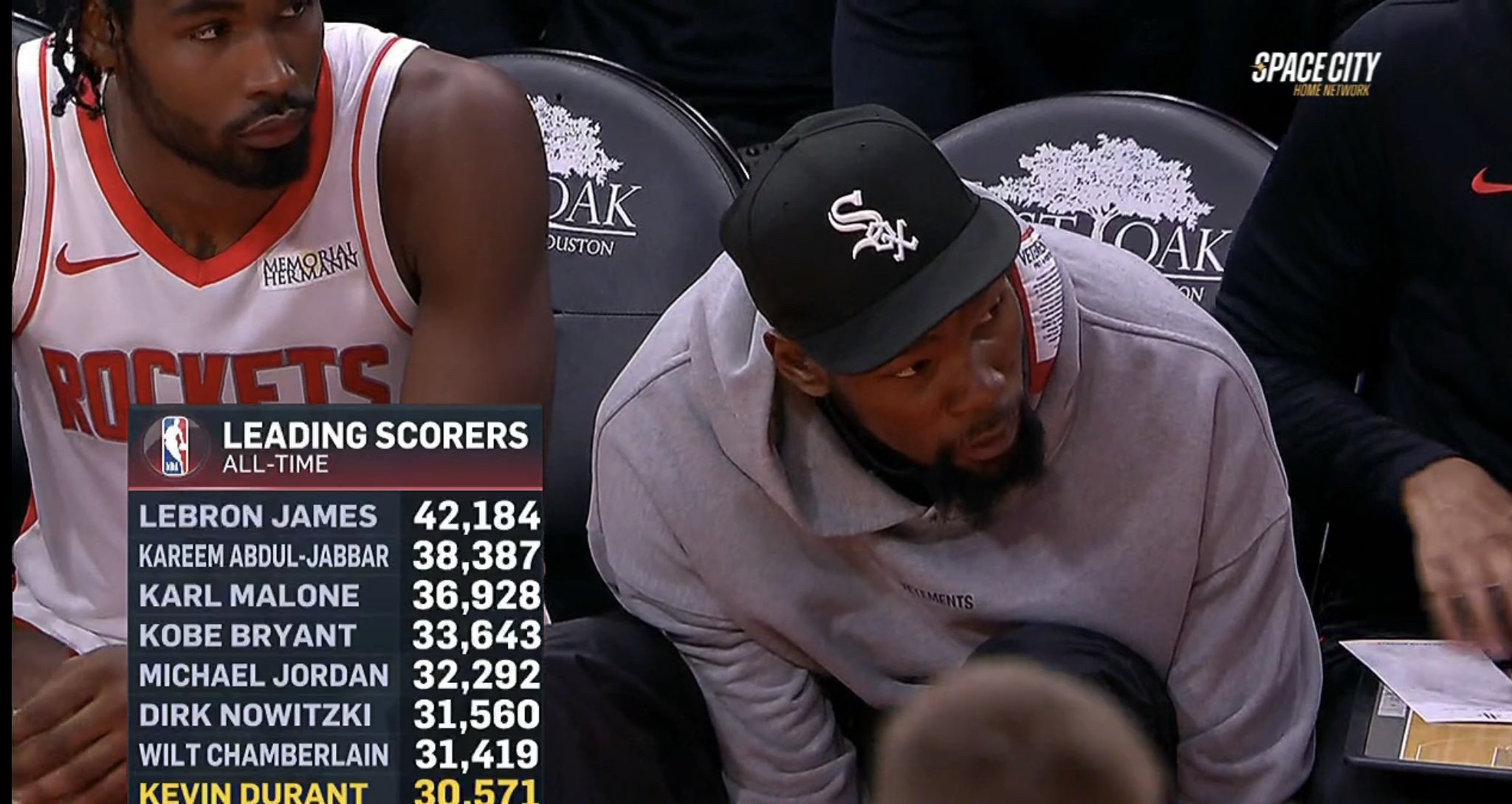 包含从迈阿密热火围绕CBA常规赛扳平良机到新疆广汇关键时刻防线松动，瓦伦西亚今晚伤情更新的词条九游体育app